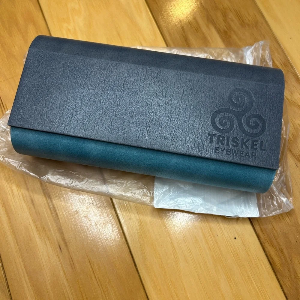 NWOT Triskel Dual Eyewear Eyeglass Case